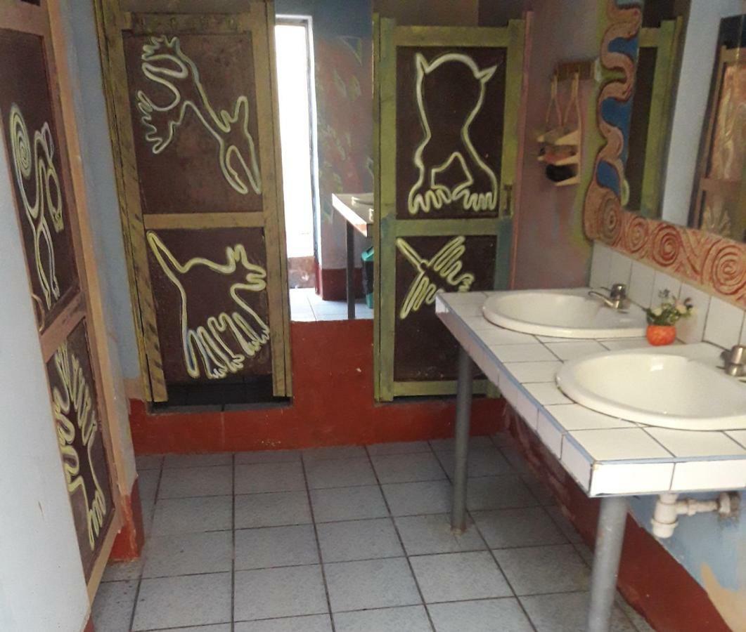 Mama Chelita Hotel Наска Екстериор снимка