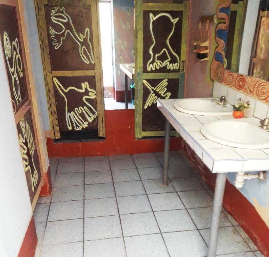Mama Chelita Hotel Наска Екстериор снимка